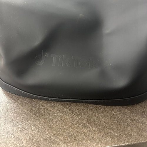 Vinga TikTok travel pouch new, black