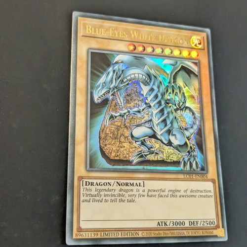 Blue-Eyes White Dragon Yu-Gi-Oh! card like new, Legendary Collection
