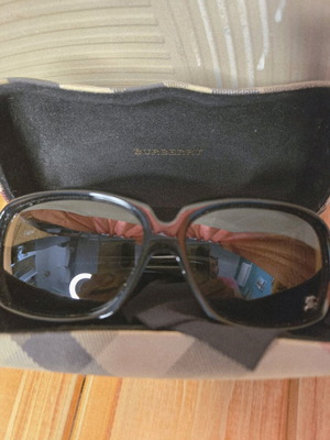 Burberry women's sunglasses BE4160 like new, black