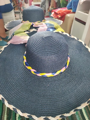 Beach hat blue with ribbon like new