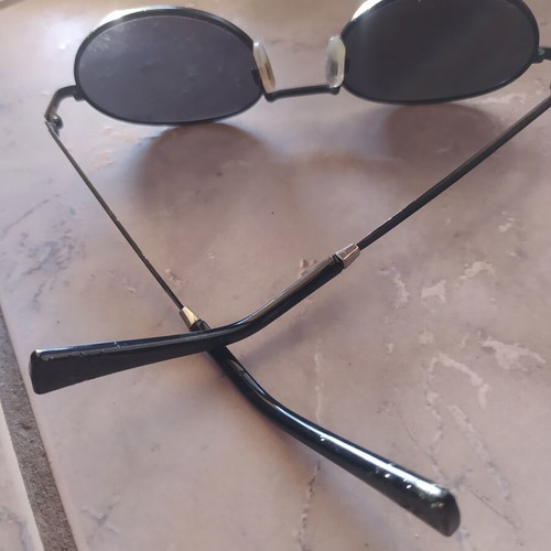 Unisex Sunglasses like new, black with metal arms