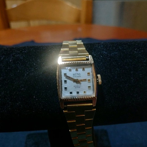 BENO 19 Rubis Incabloc Suisse women's manual wristwatch new with bracelet