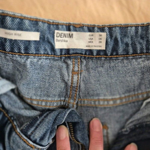 Jeans short Bershka like new, high rise, size M 38 10, blue