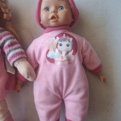 Dolls and bath-port bebe like new, set of 5 dolls and 1 bath-port bebe