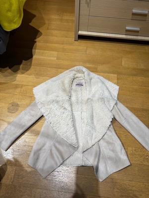 Bershka beige outerwear like new with mouton and fur lining