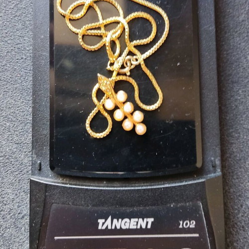Gold-Plated Steel Necklace with Pearls Like New