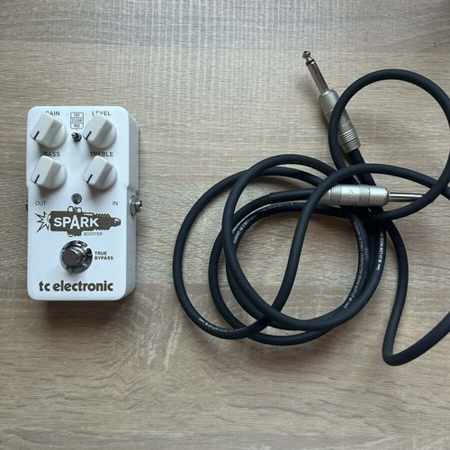 Spark Booster like new with 2 m cable gift
