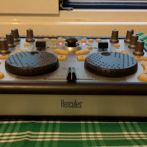Hercules MP3 DJ Control used, compatible with Virtual DJ