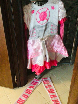 Miracle Tunes carnival costume used, 7 pieces, size 8-10 years