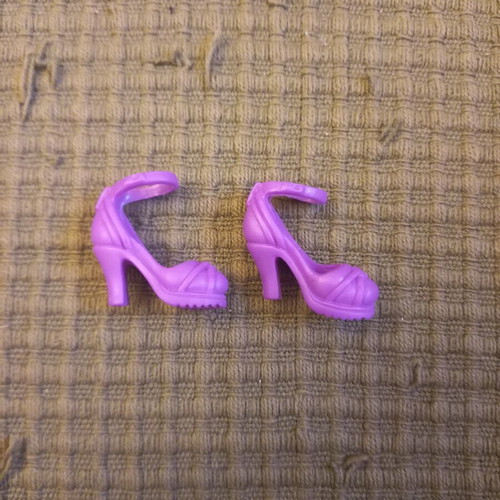 Barbie Fashionistas vintage purple heels