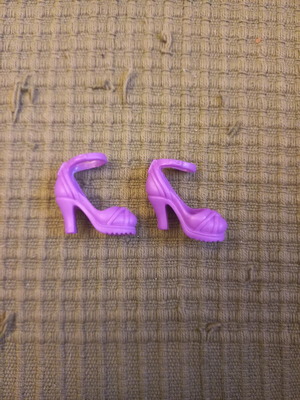 Barbie Fashionistas vintage purple heels