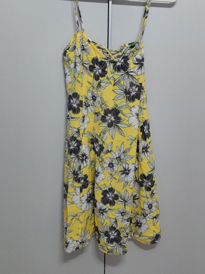 Floral dress Benetton M like new, viscose, yellow