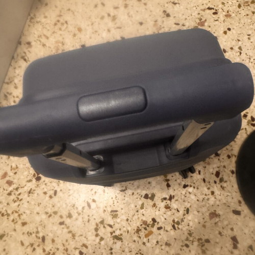 8 kg suitcase