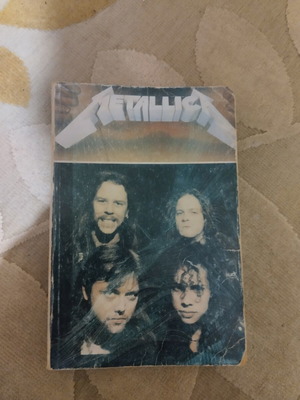 Metallica book used, Greek language