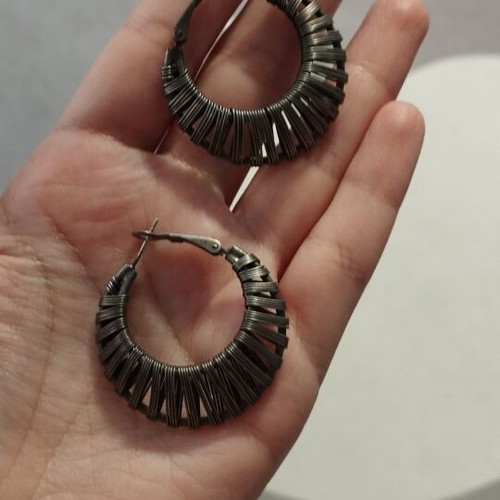 Hypoallergenic hoop earrings with metal mesh, gunmetal