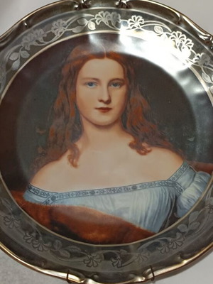 Decorative silver-plated plate like new