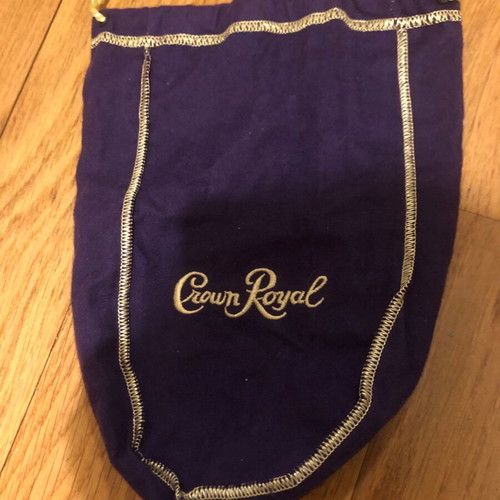 Crown Royal collectible whisky pouch Canada like new