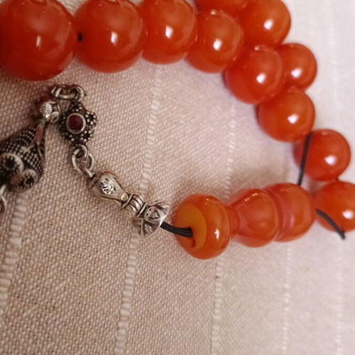Vintage handmade bakelite mastic komboloi, 33 beads