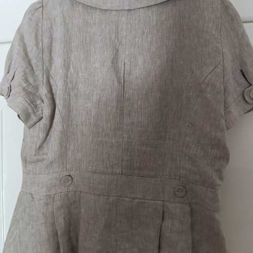 Raxevsky beige linen vest medium, short sleeve with buttons
