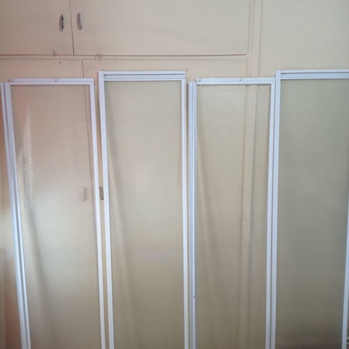 Sikura Temperato 4-Panel Shower Cabin new with textured glass