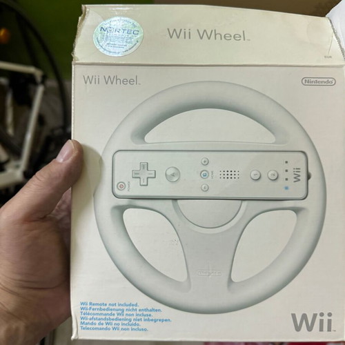 Nintendo Wii complete bundle used with Balance Board, Wii Wheel, Mario Kart, Wii Sports