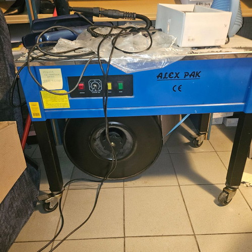 Semi-automatic strapping machine for box binding like new