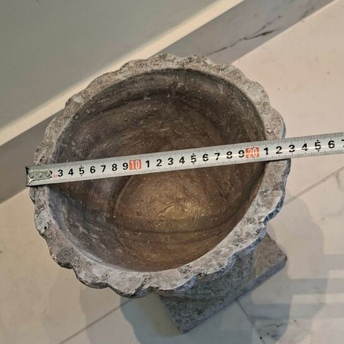 Ceramic planter gray like new