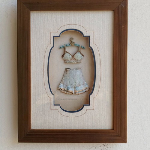 Bust frame handmade in Renaissance style new