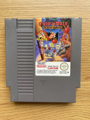 Nintendo NES Chip and Dale Rescue Rangers game used 1985