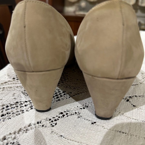 Askardis Ioakeim pumps used, beige, size 38