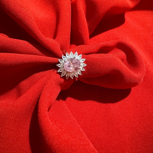 Cocktail ring silver rosette fashion jewelry with pink stone like new