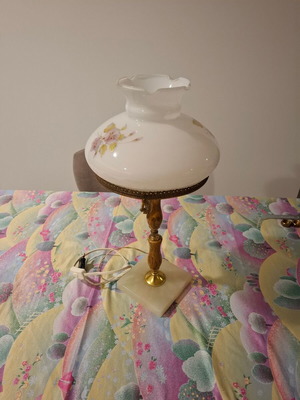 Onyx decorative portatif lamp like new