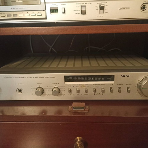Akai stereo sound system like new, 3 pieces