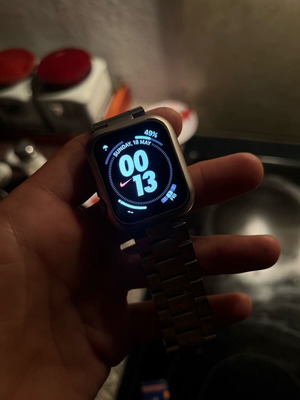 Apple Watch SE 40mm σαν καινούργιο με επιπλέον λουράκια και φορτιστή