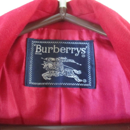 Burberrys women's jacket new, 70% wool 30% cashmere, burgundy red