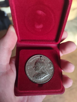 Victorian Medal 1899 like new, school year attendance