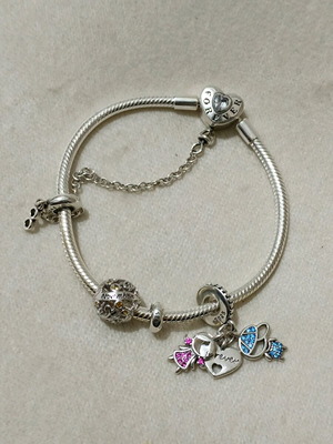 βραχιόλι με charms