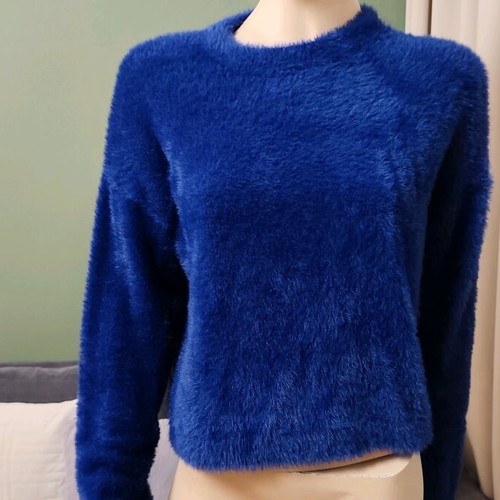 Pink Woman Blue Sweater size L like new