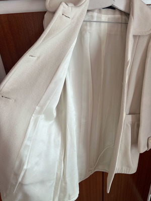 White coat size M like new