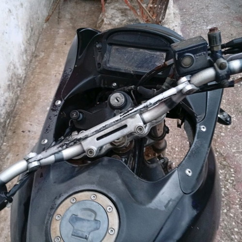 Suzuki XF 650 Freewind motorcycle used for repair or spare parts