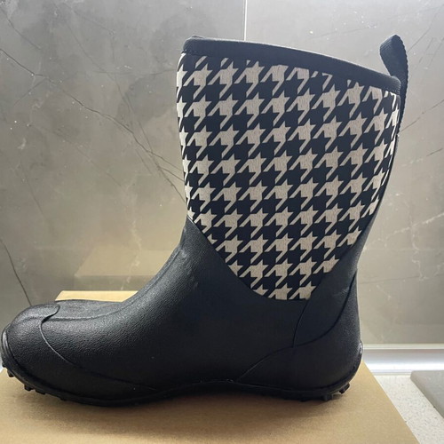Columbia women's waterproof boots size 39 new, black white