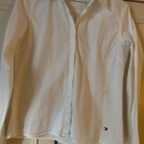 TOMMY HILFIGER, No 8 (S), women's shirt, classic, color white.