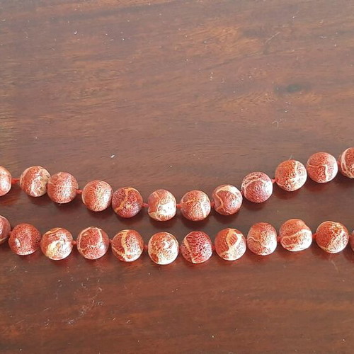 Necklace used, made of red coral