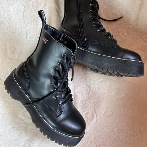Coolway platform boots size 40 like new, black