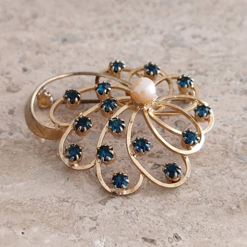 Vintage pin