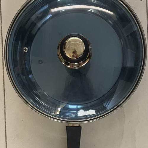 Frying pan and small saucepan with lids new