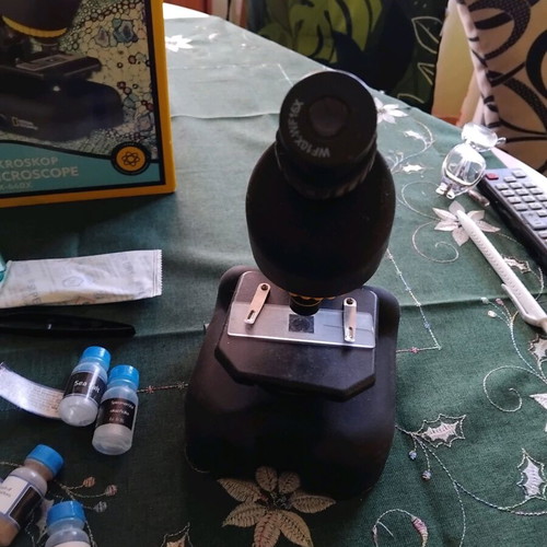 Bresser National Geographic Microscope used with accessories and box