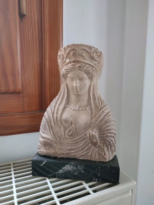 Προτομή Τανάγρας σαν καινούργιο αντίγραφο από πήλινη προτομή