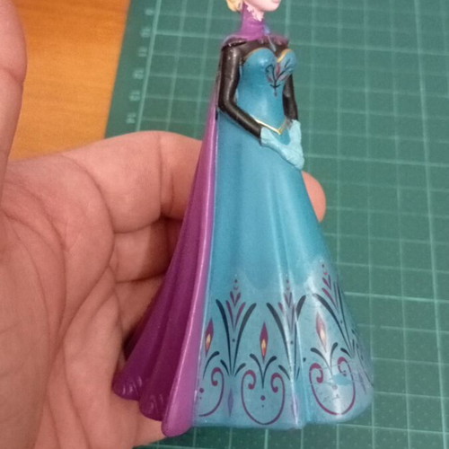 Elsa figure used from Disney Frozen movie
