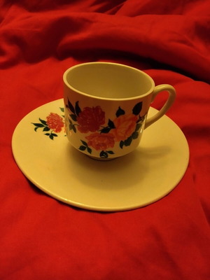 Candia Minoan porcelain coffee cup and saucer set used with floral pattern